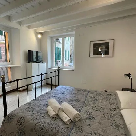 Apartment Travi E Grigio Studio Maddalena - Genovainrelax Genoa